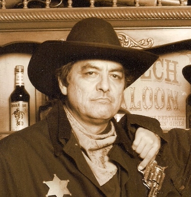 [Photo of MadAlfred as Old West sheriff in Pleasanton, July 2013]